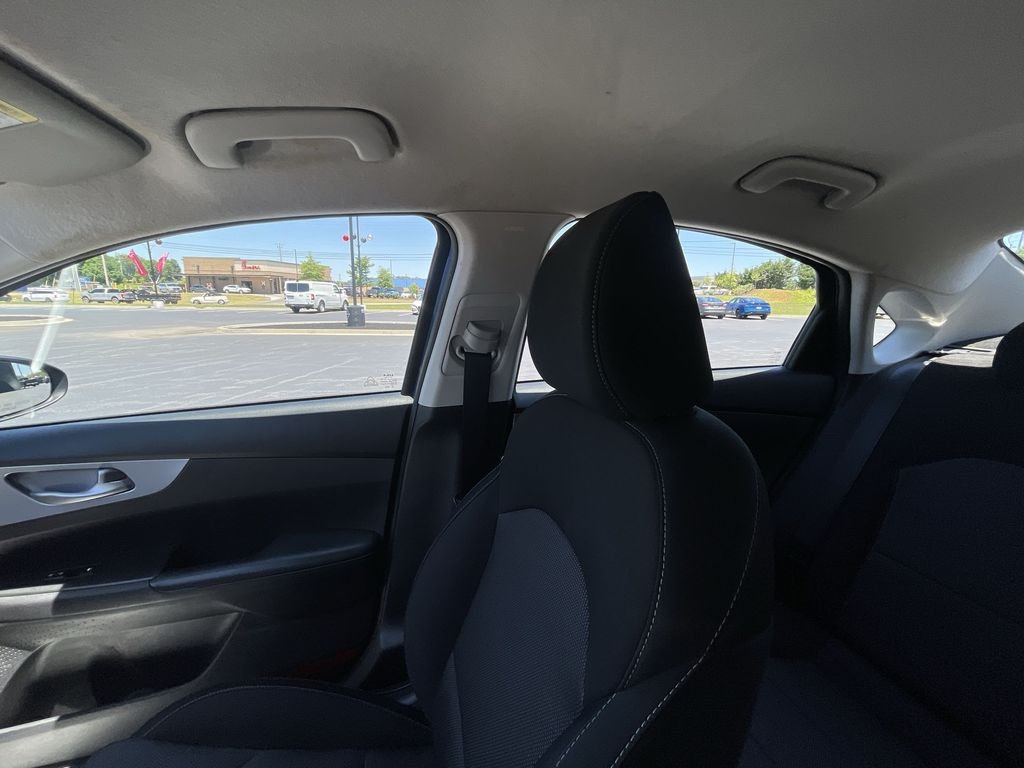 Used 2024 Blue Kia LXS image 11