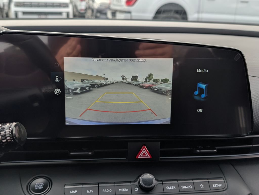 2025 Hyundai Elantra Blue - Photo 27