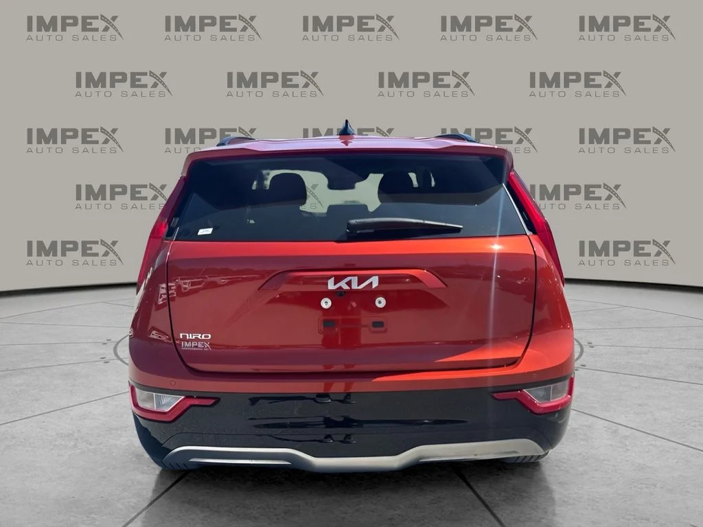Used 2023 Red Kia Wind image 4