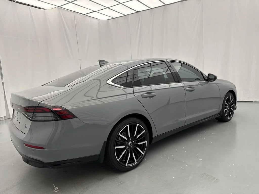 New 2026 Urban Gray Pearl Honda Touring image 13