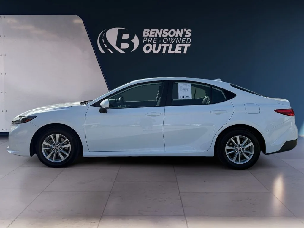 Used 2025  Toyota LE image 2