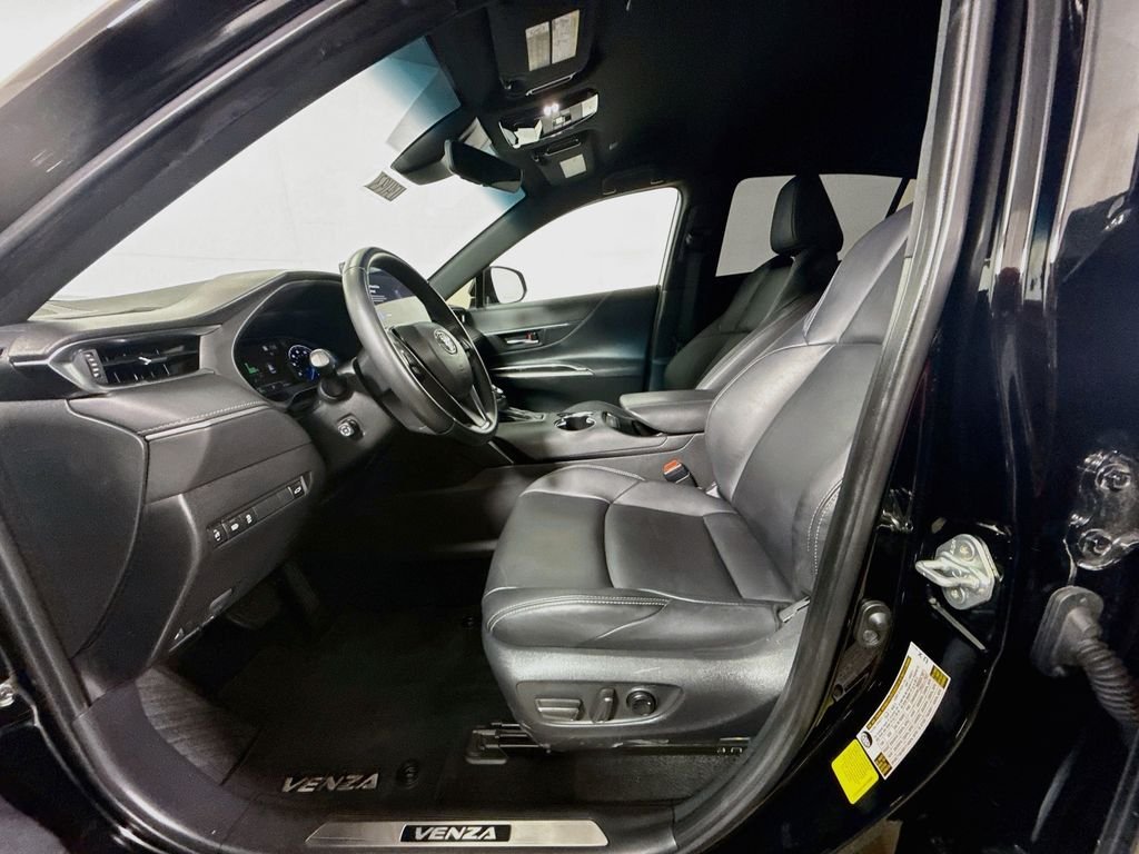 Used 2024 Black Toyota XLE image 22