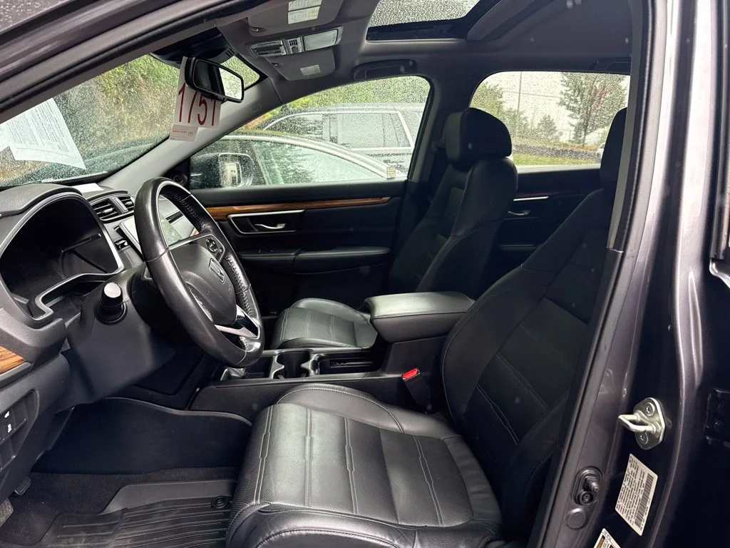 Used 2019 Modern Steel Metallic Honda Touring image 15