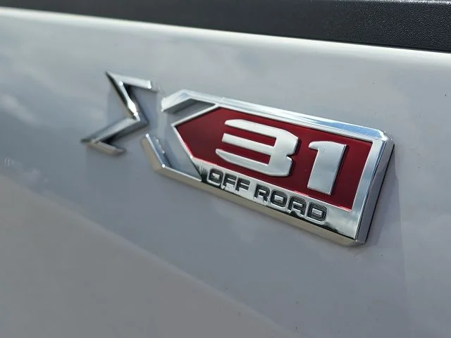 Used 2021 White GMC SLT image 10