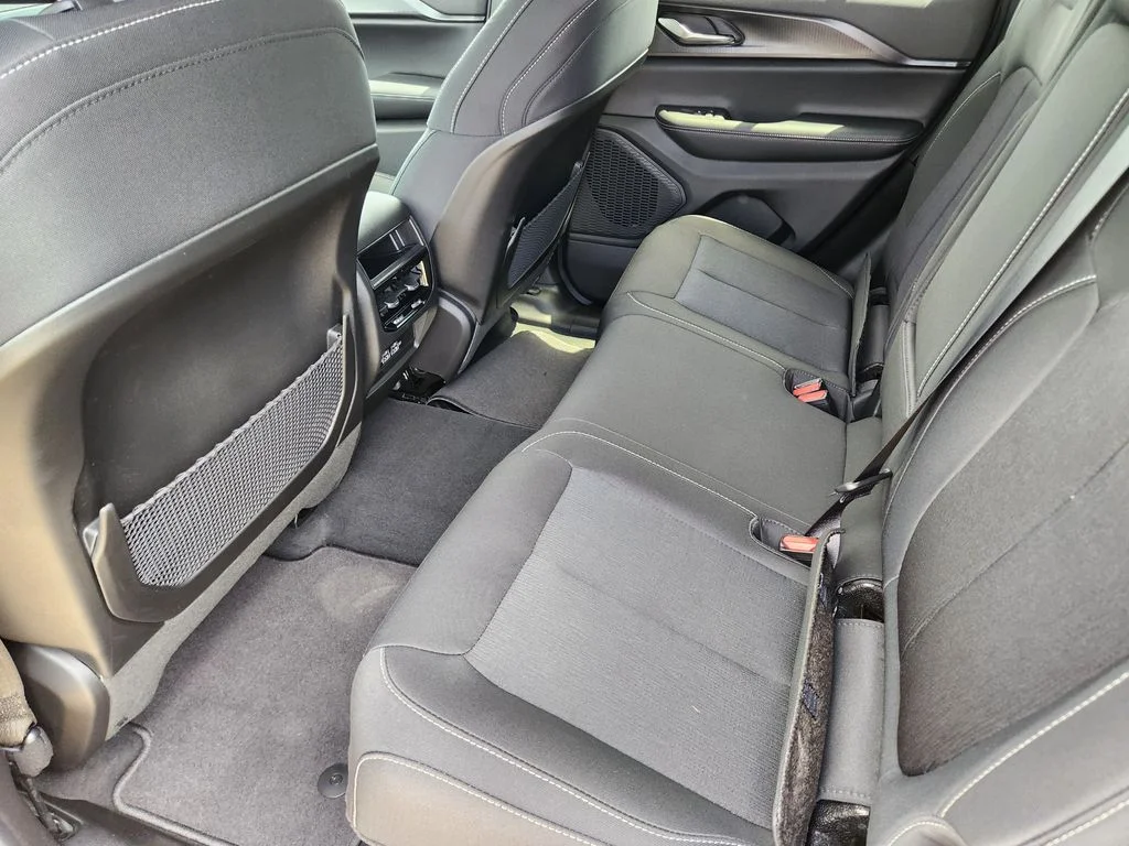 New 2026 Baltic Gray Metallic Clearcoat Jeep Laredo image 20