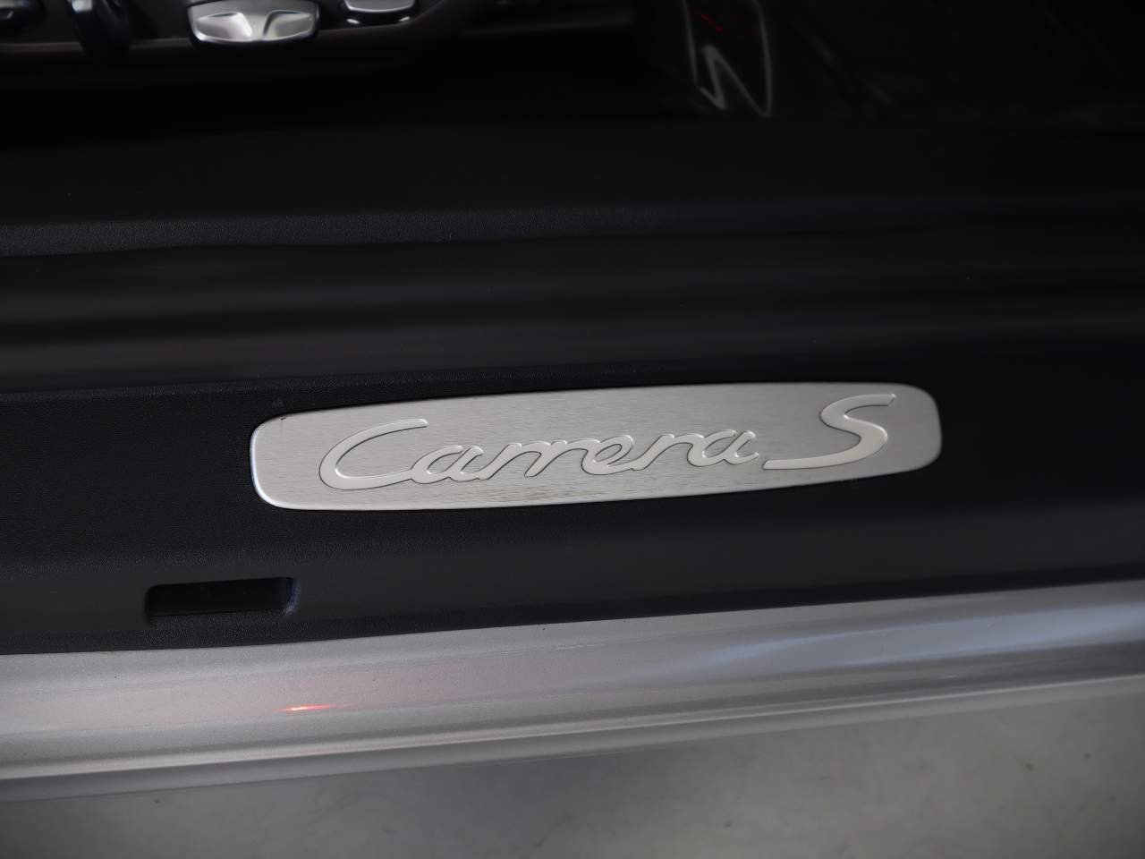 Used 2017 Silver Metallic Porsche Carrera S image 21