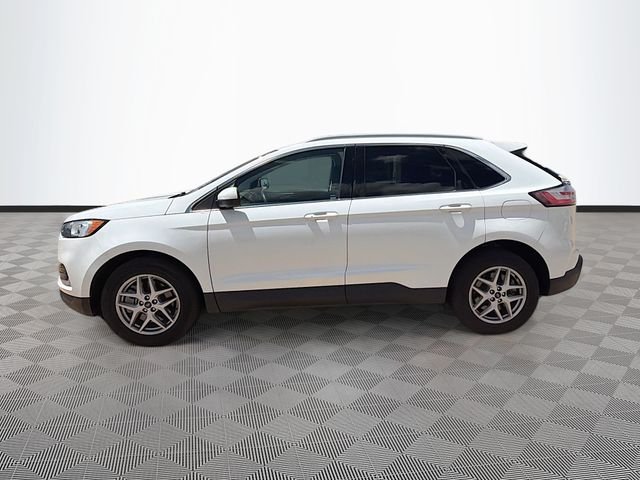 Certified Used 2022 White Ford SEL image 4