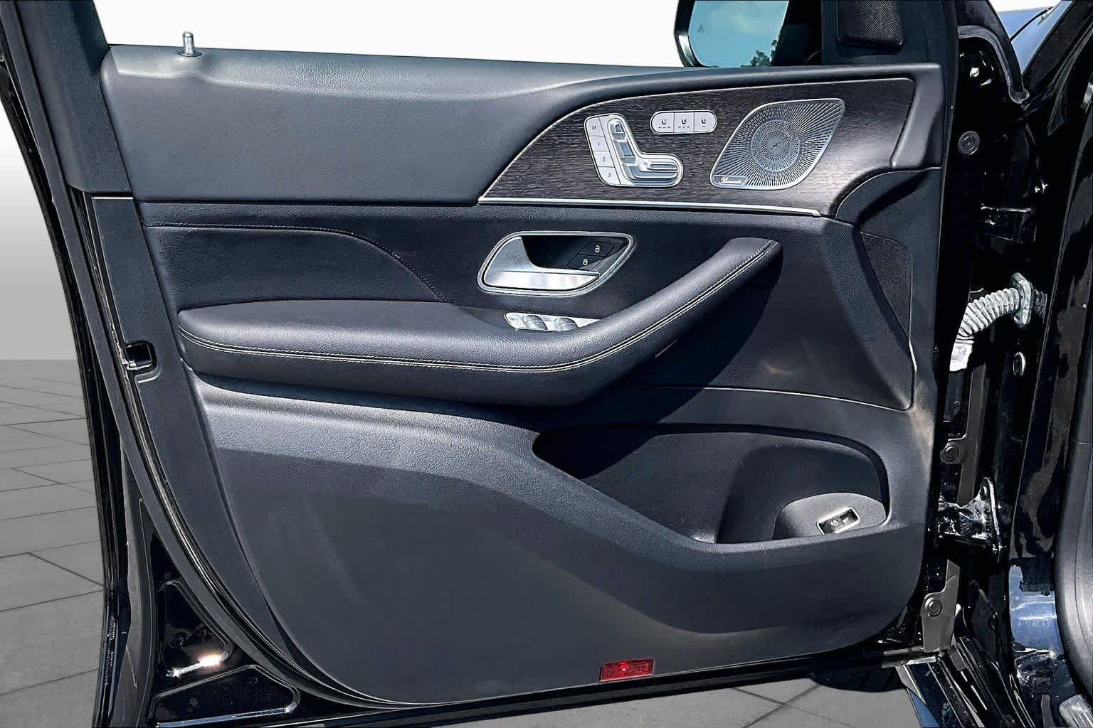 Used 2023 Black Mercedes-Benz GLS 450 image 22