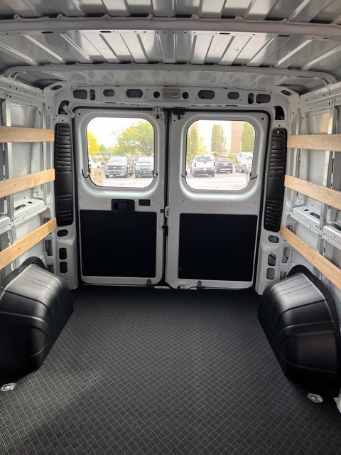 Used 2025 White Ram Base image 6