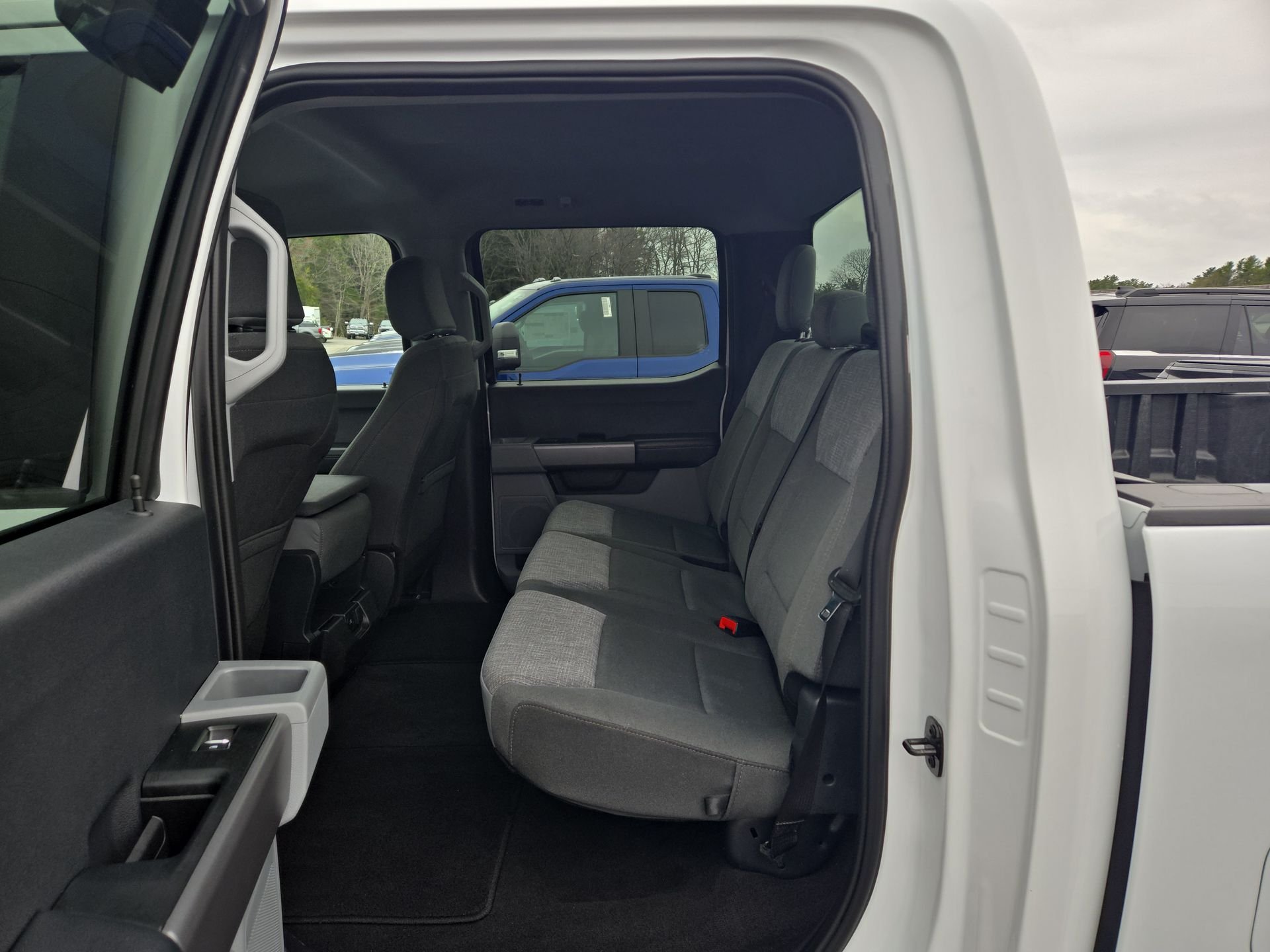 Used 2025 White Ford XLT image 4