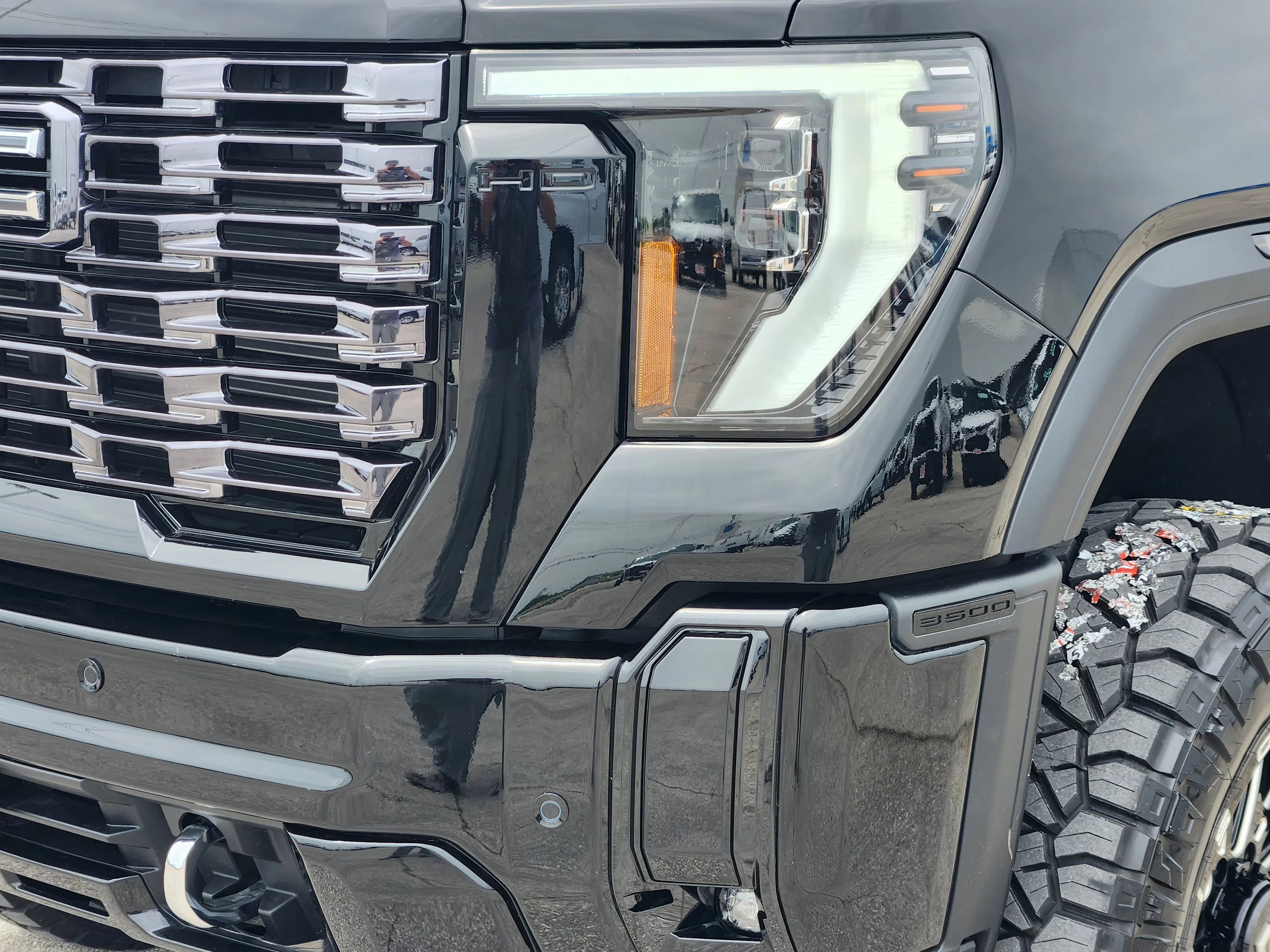 Used 2026 Onyx Black GMC Denali Ultimate image 8