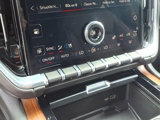 Used 2025 Sterling Metallic GMC Denali image 6