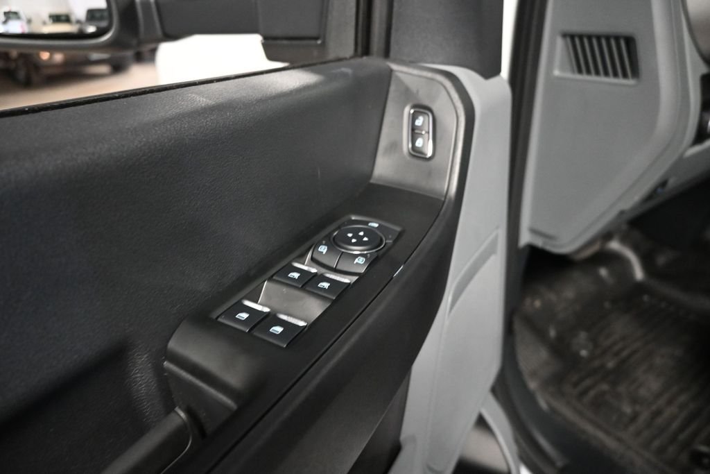 New 2026 Oxford White Ford XL image 12