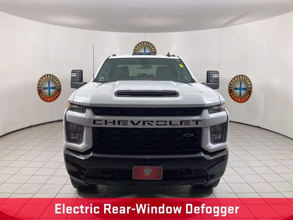 Used 2023 White Chevrolet Custom image 17