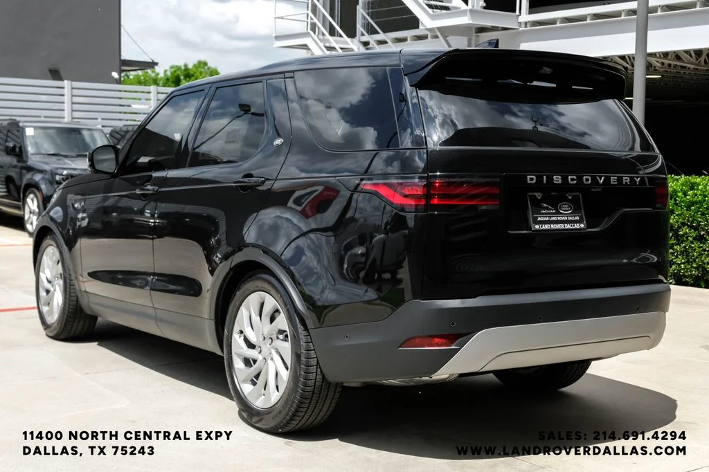New 2026 Santorini Black Metallic Land Rover S image 9