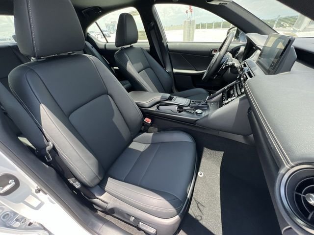 Used 2023 White Lexus 300 image 24