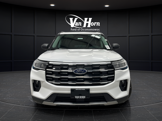 Used 2026 Star White Metallic Tri-Coat Ford Active image 2