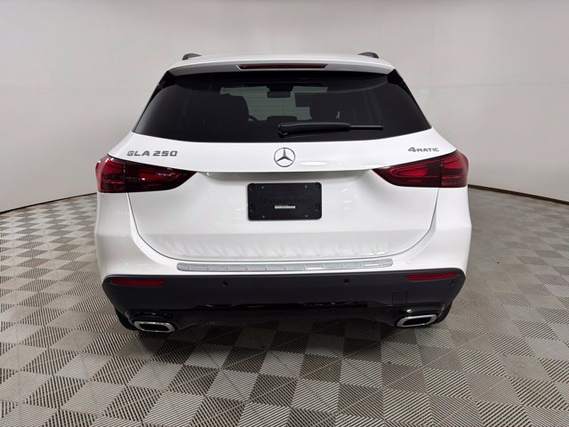 New 2026 Polar White Mercedes-Benz GLA 250 image 21