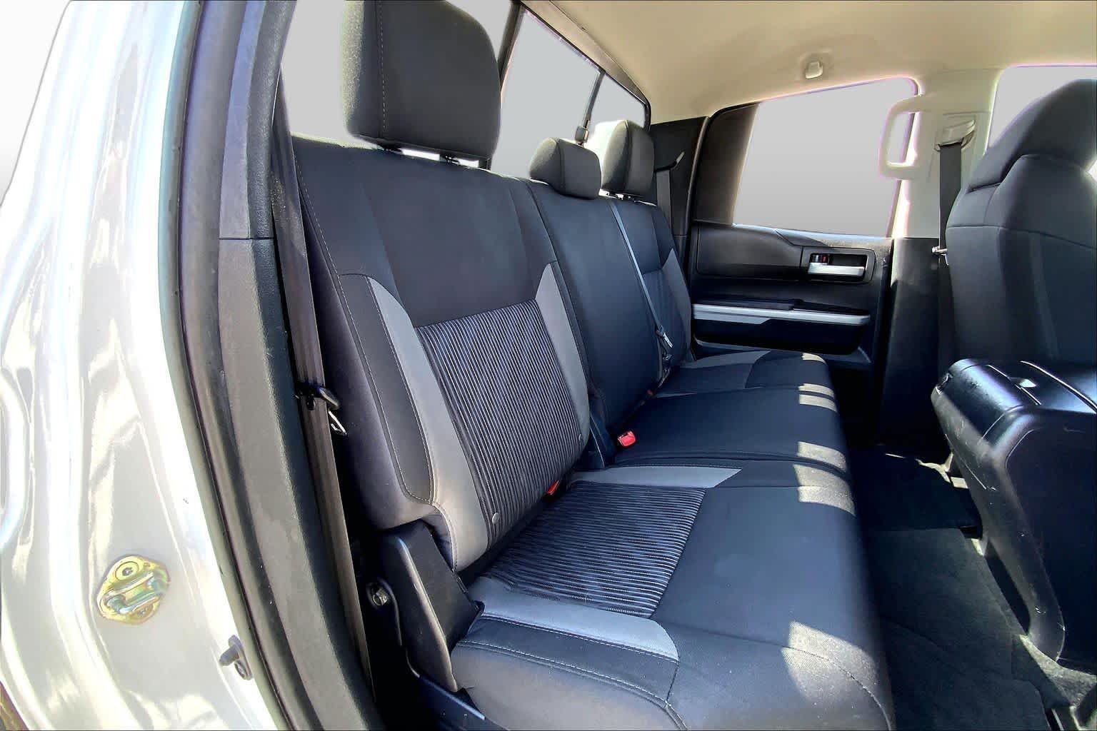 Used 2017 Super White Toyota SR5 image 18