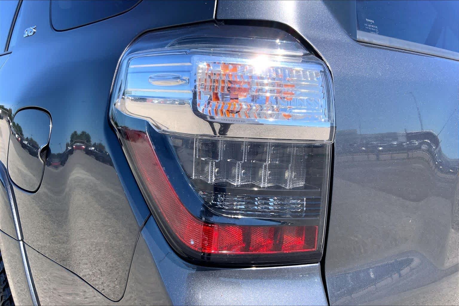 Used 2018 Magnetic Gray Metallic Toyota SR5 Premium image 28