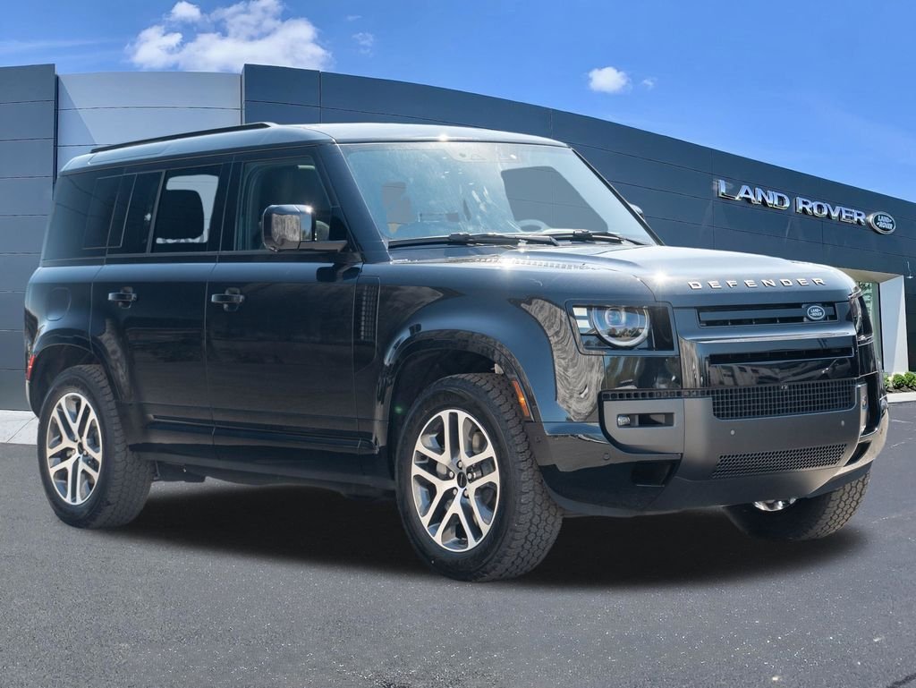 New 2026 Black Land Rover X-Dynamic SE image 3