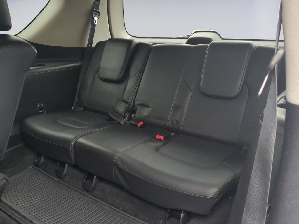 Used 2019 Silver Nissan SL image 20