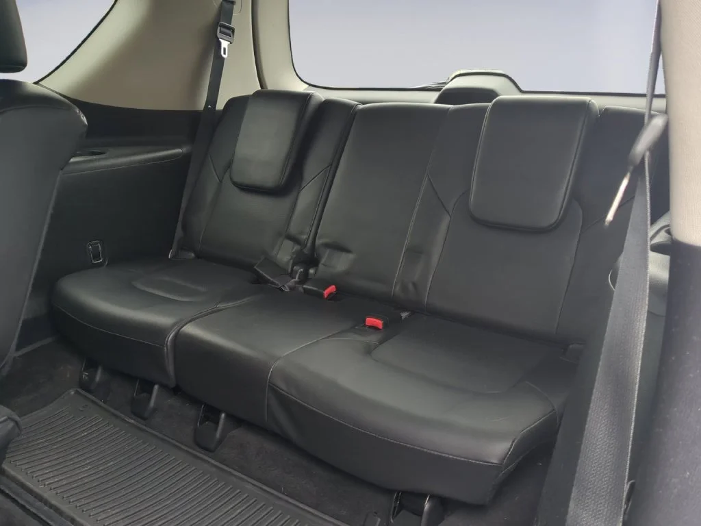 Used 2019 Silver Nissan SL image 20