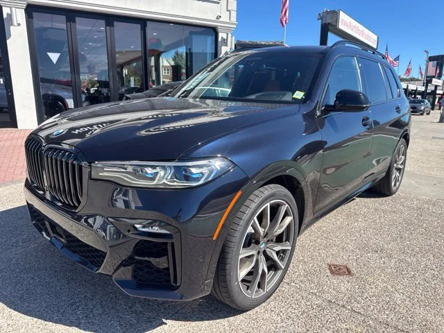 2022 BMW X7 M50i