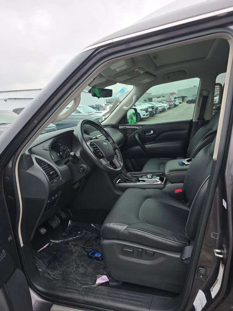 Used 2024 Gray INFINITI LUXE image 4