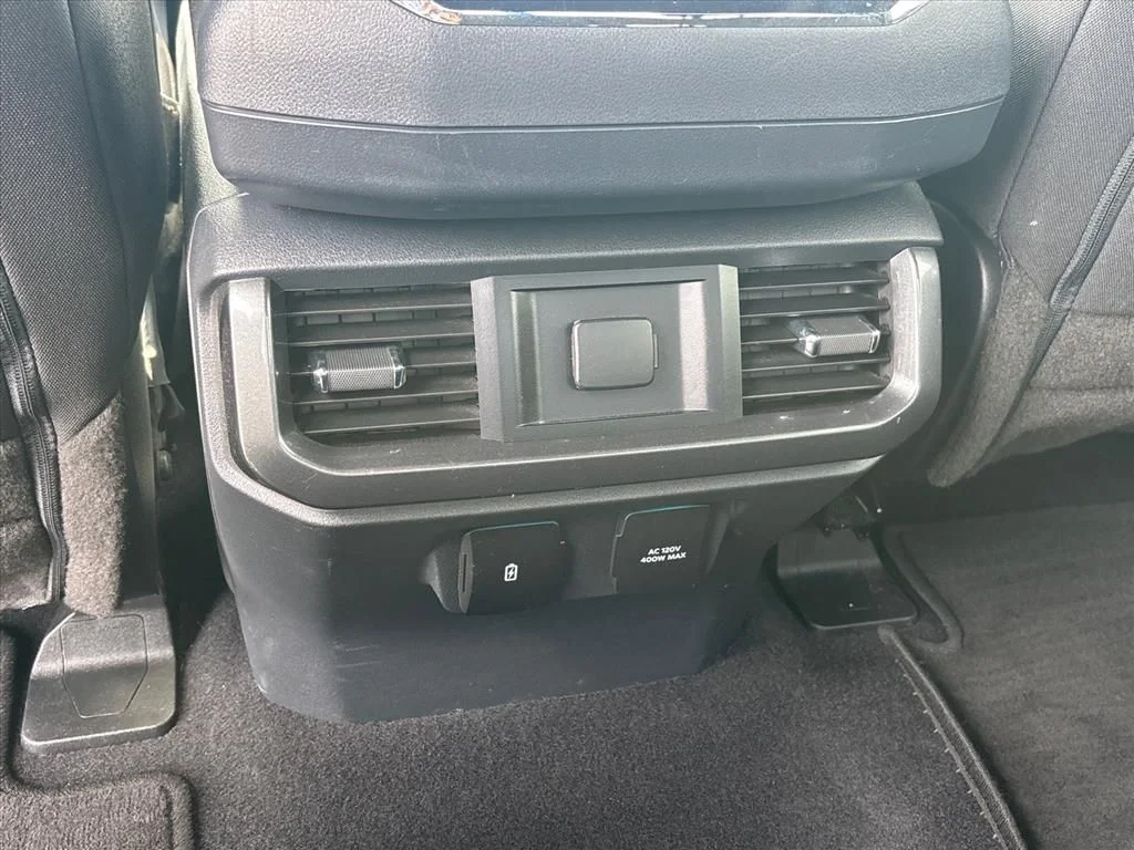 Used 2023 Silver Ford XLT image 20