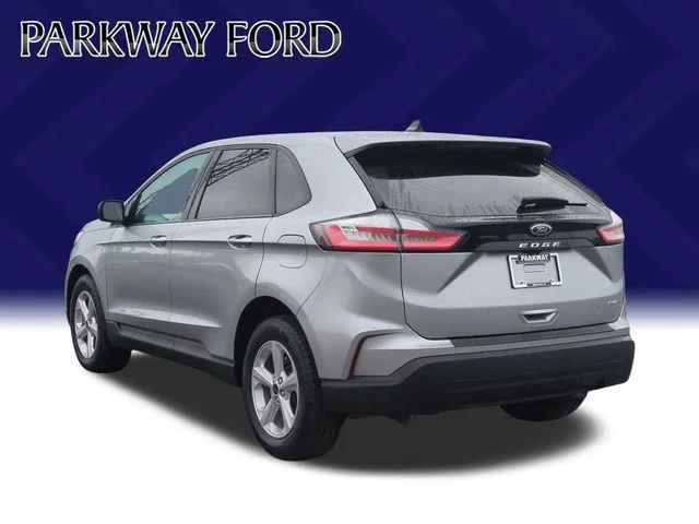Used 2024 Silver Ford SE image 3