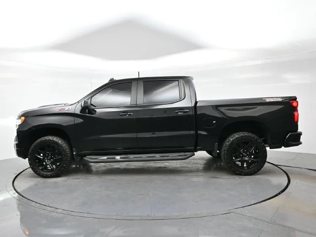 Used 2022 BLACK Chevrolet LT Trail Boss image 4