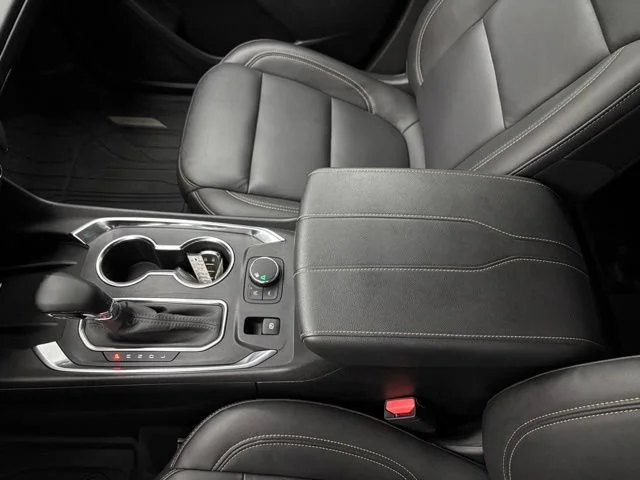 Used 2023 Silver Sage Metallic Chevrolet LT Leather image 26