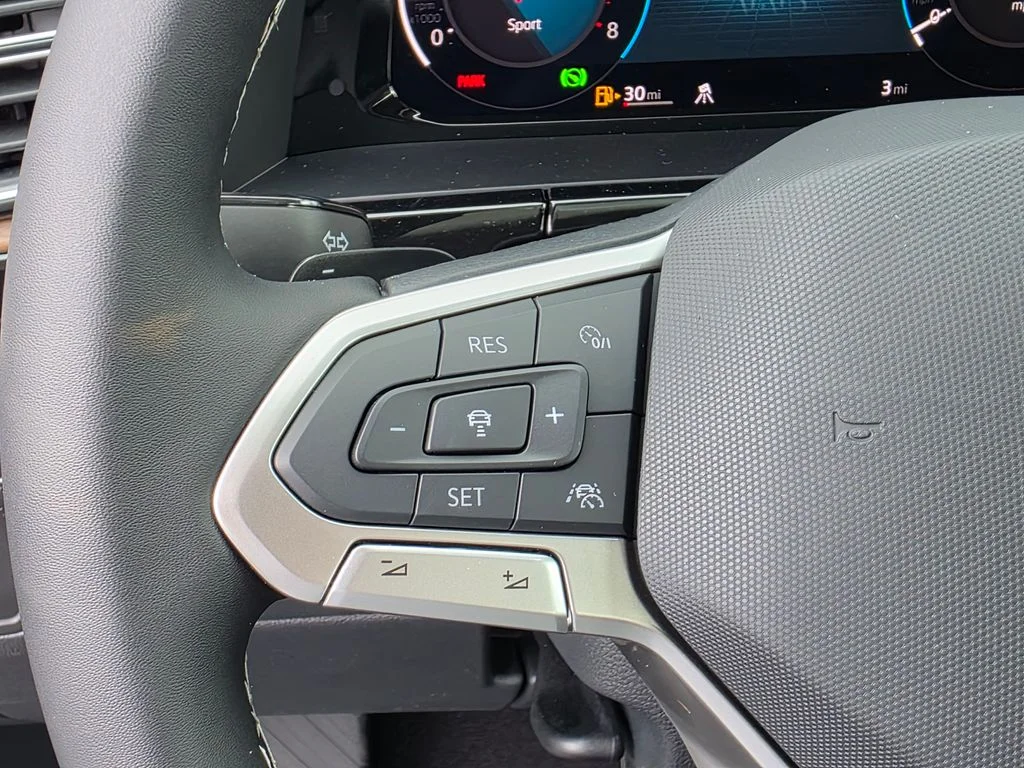 New 2026 Deep Black Pearl Volkswagen SE w/Technology image 18