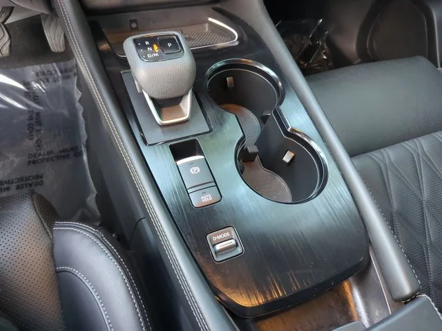 Used 2021 Silver Nissan Platinum image 26