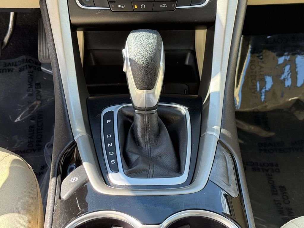 Used 2016 White Ford SE image 19