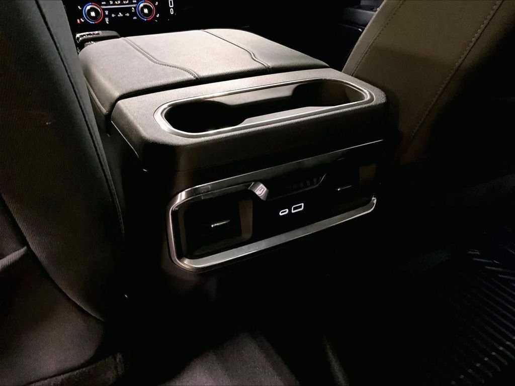 Used 2023 White GMC Elevation image 28