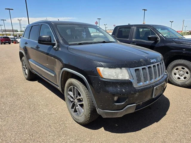 Used 2013 Brilliant Black Crystal Pearl Jeep Laredo image 3