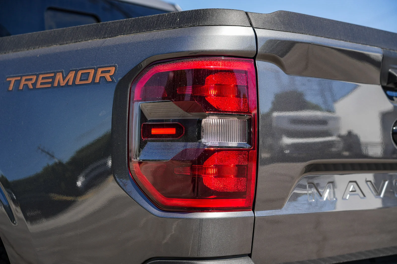 New 2026 Carbonized Gray Metallic Ford Tremor® image 9