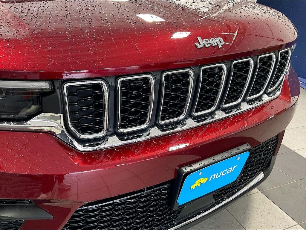 Used 2023 Red Jeep Laredo image 31