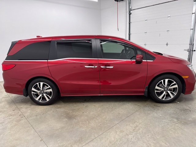 Used 2022 Radiant Red Honda Touring image 4