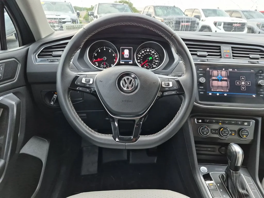 Used 2021  Volkswagen 2.0T SE image 30