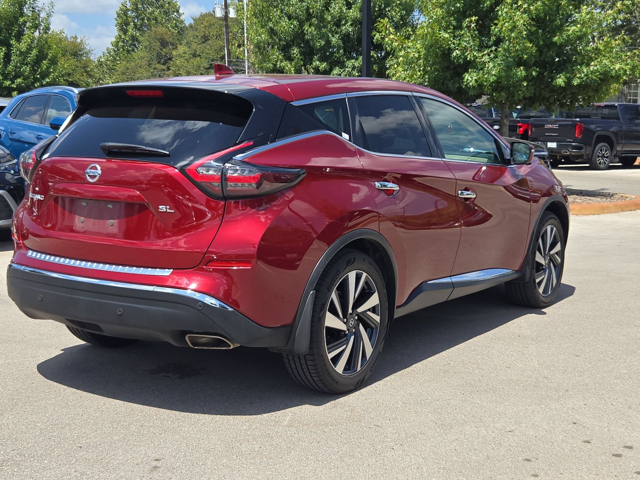 Used 2022 Scarlet Ember Tintcoat Nissan SL image 3