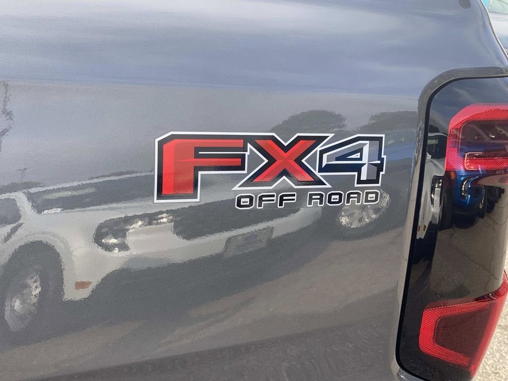 New 2026 Carbonized Gray Metallic Ford XLT image 9