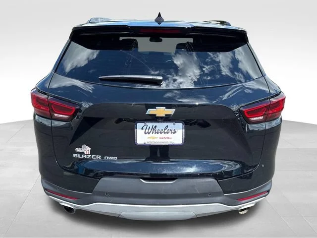 Used 2024 Black Chevrolet 3LT image 4