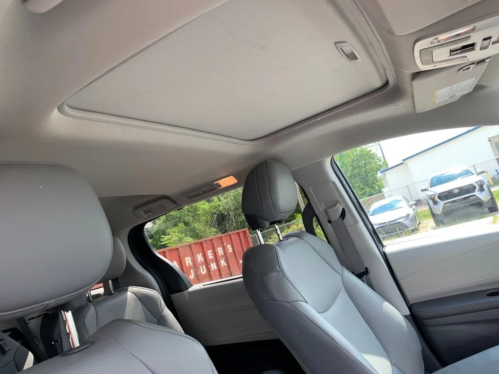 Used 2023  Toyota XLE image 19