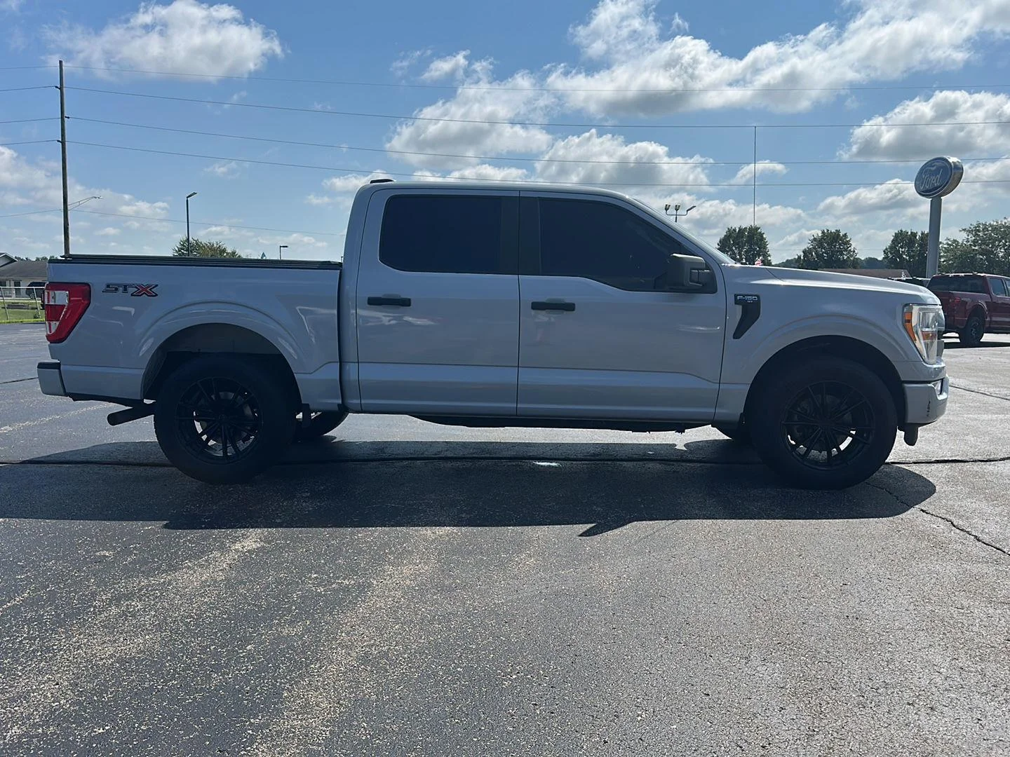 Used 2021 Space Gray Ford XL image 3