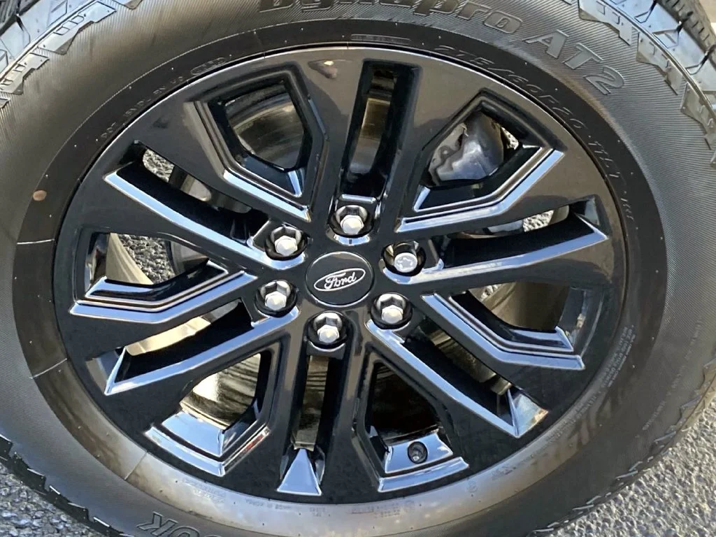 Used 2025 Black Metallic Ford Lariat image 32