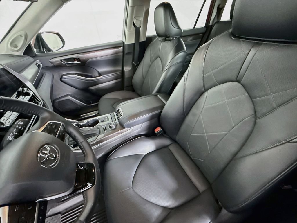Used 2022 Red Toyota Platinum image 5