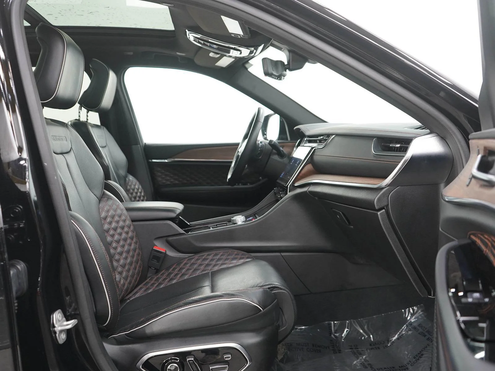 Used 2023 Diamond Black Crystal Pearlcoat Jeep Summit image 11